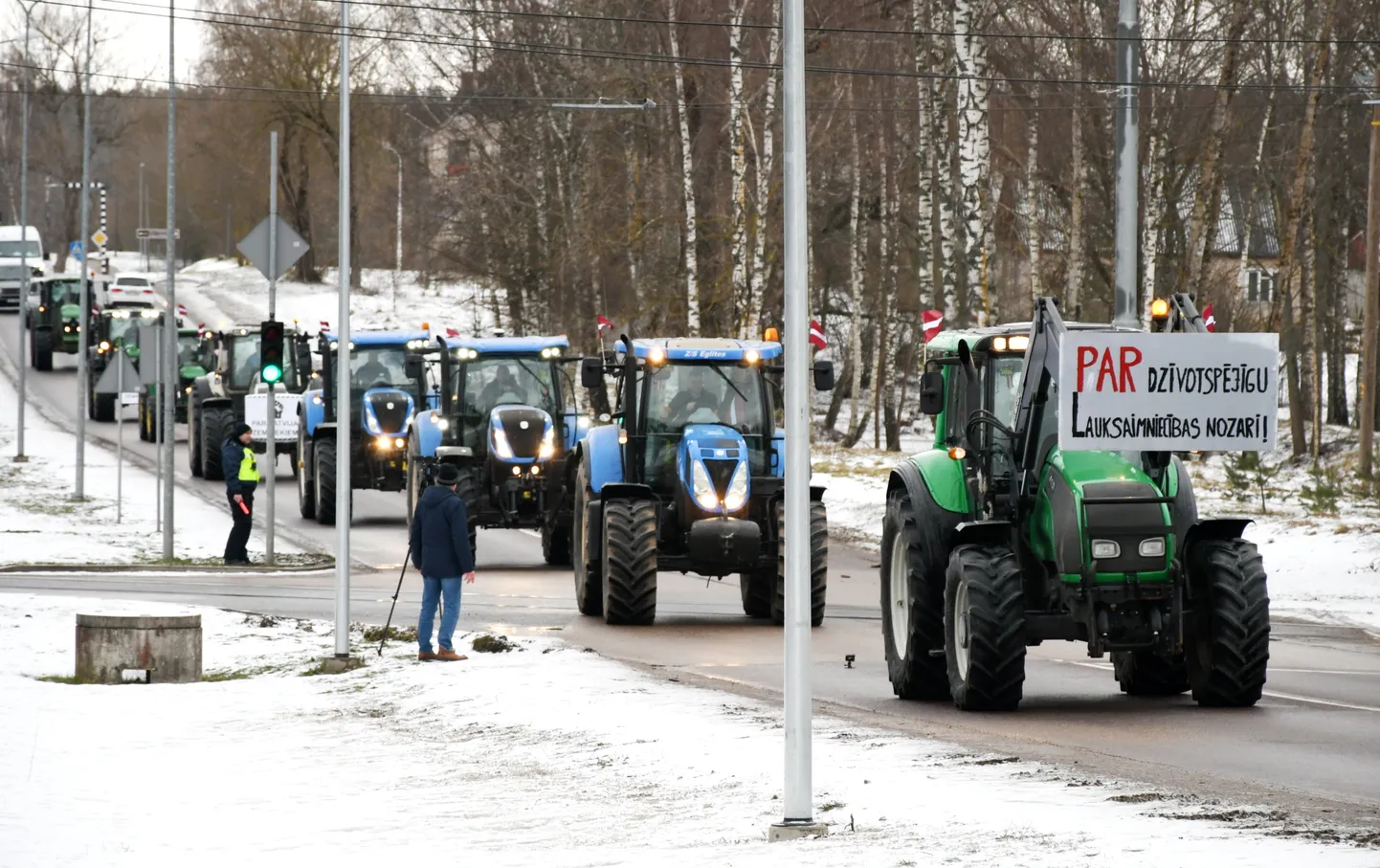 Lauksaimnieku protests Daugavpilī ar mērķi panākt Krievijas un Baltkrievijas pārtikas produktu tūlītēja importa aizliegumu bez pārejas perioda, PVN samazinātās likmes 5% apmērā atjaunošanu Latvijai raksturīgajiem augļiem, ogām dārzeņiem, plašāku pieeju apdrošināšanas un apgrozāmo līdzekļu programmām, kā arī atteikšanos no nacionāla līmeņa zemes apgrūtinājumiem vai citiem zemes lietošanas ierobežojumiem.
