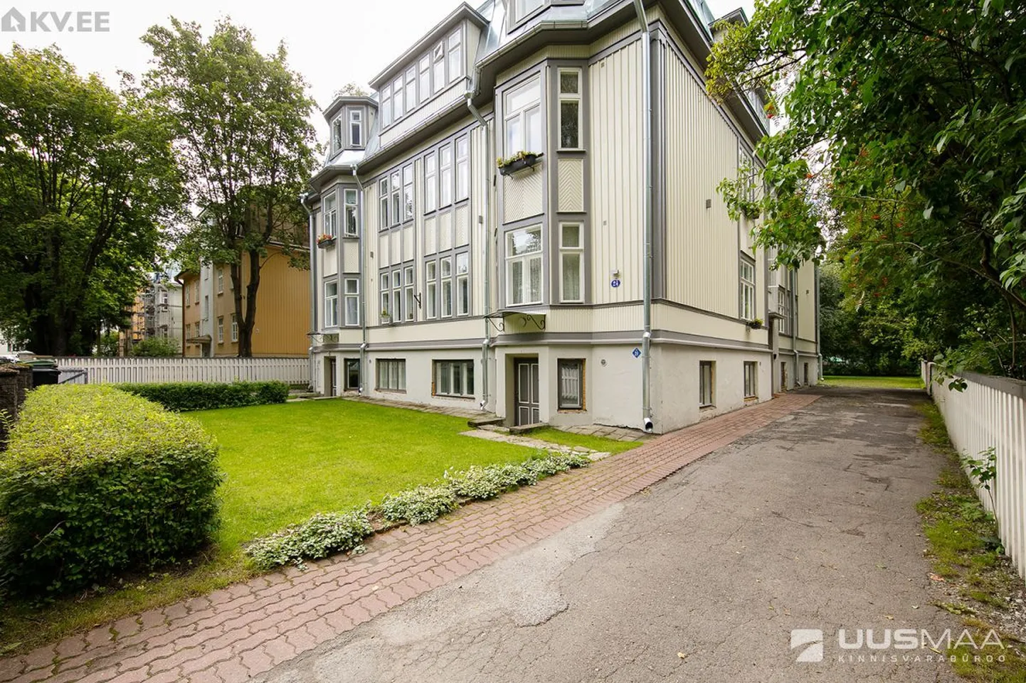 Kadrioru puitvilla stiilne korter.