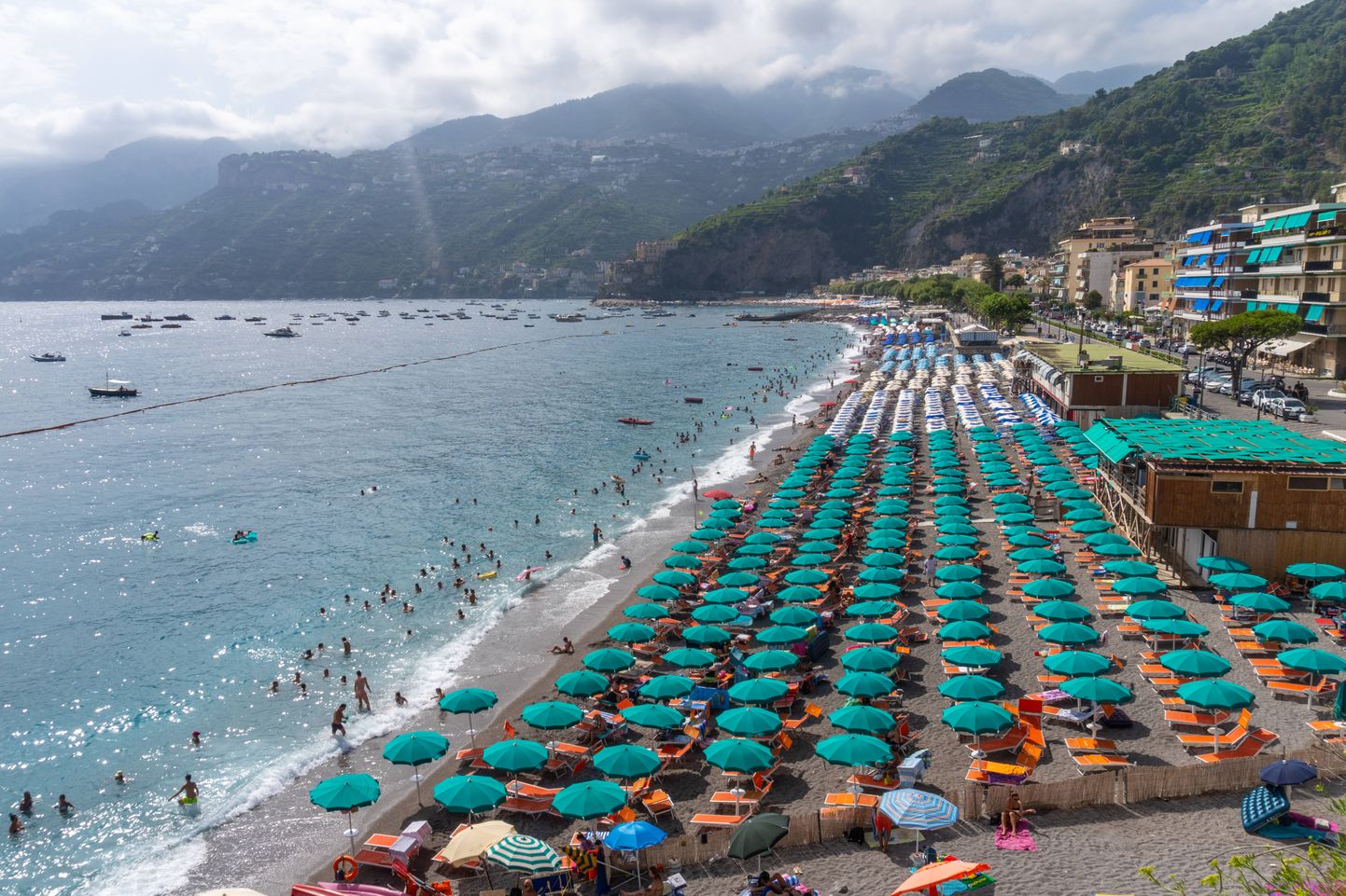 Suplusasutus Itaalias, Amalfi rannikul