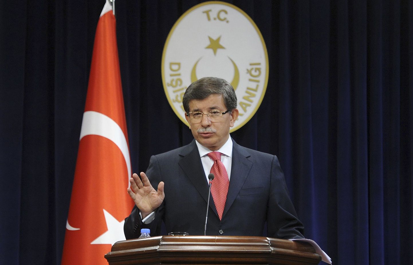 Выступление на пресс-конференции министра иностранных дел Турции Ахмет Давут-оглу.