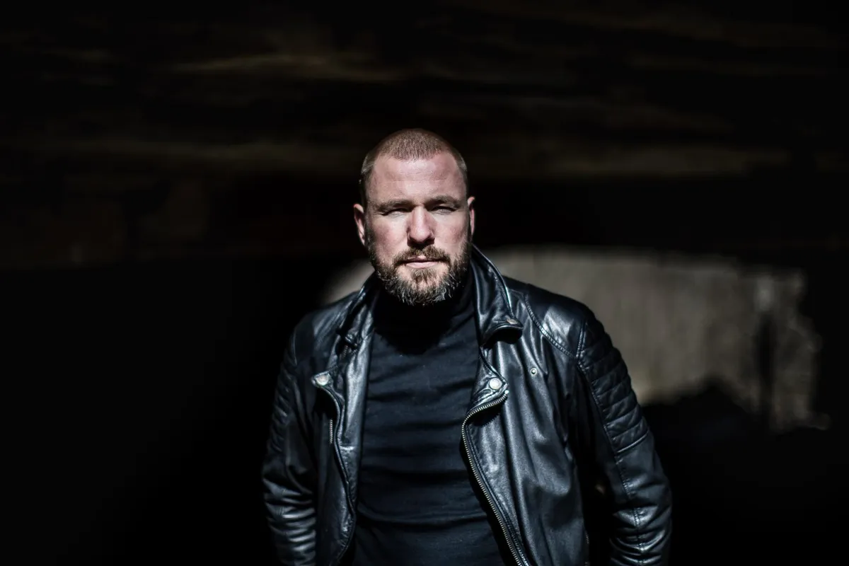 Mart Siilivask teeb Eesti populaarseimaid libauudiseid. Kuid keegi ei tea, et just tema neid teeb. Lugejakiri.ee on seevastu kurikuulus.