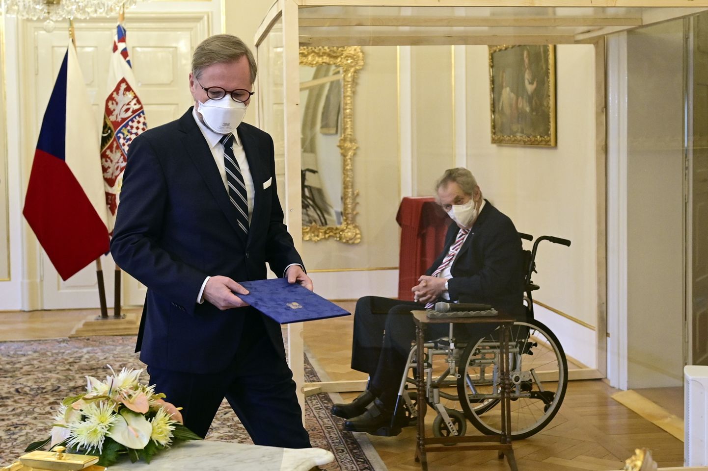 Tšehhi peaministriks nimetatud Petr Fiala ja president Miloš Zeman tseremoonial.