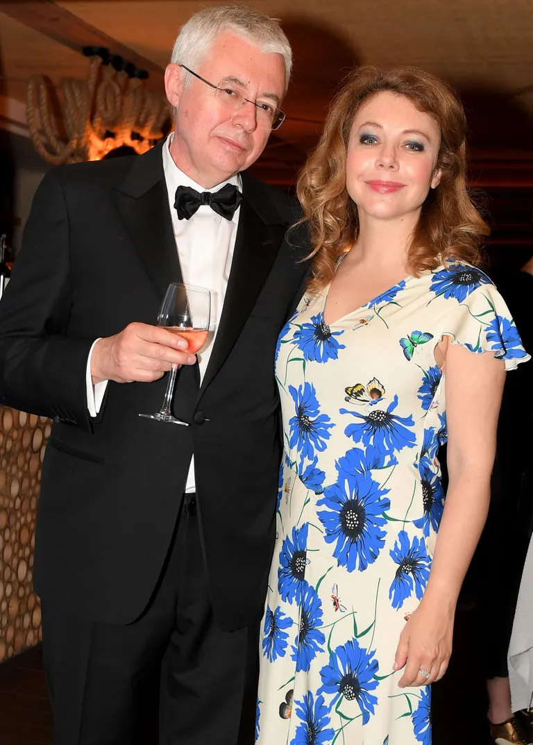 3102839 05/18/2017 Political analyst Igor Malashenko and blogger Bozhena Rynska at a party after the premiere of the Loveless film as part of the 70th Cannes Film Festival. Ekaterina Chesnokova/Sputnik Божена Рынска и Игорь Малашенко