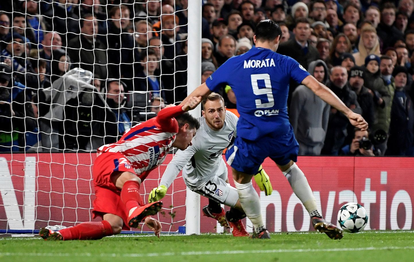 Madridi Atletico ja Londoni Chelsea väljusid omavahelisest vastasseisust mõlemad kaotajatena: Hispaania meeskond jäi alagrupis kolmandaks, Inglismaa sats mängis maha alagrupi esikoha. Matš lõppes 1:1.