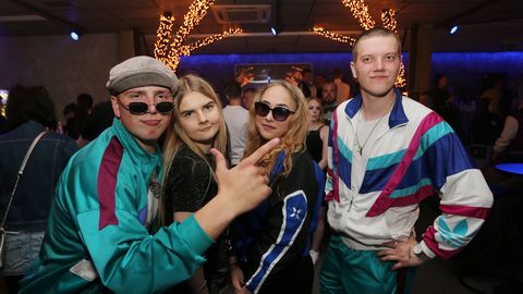 Смотри, какая веселая ностальгическая вечеринка в стиле 90-х прошла в Тарту