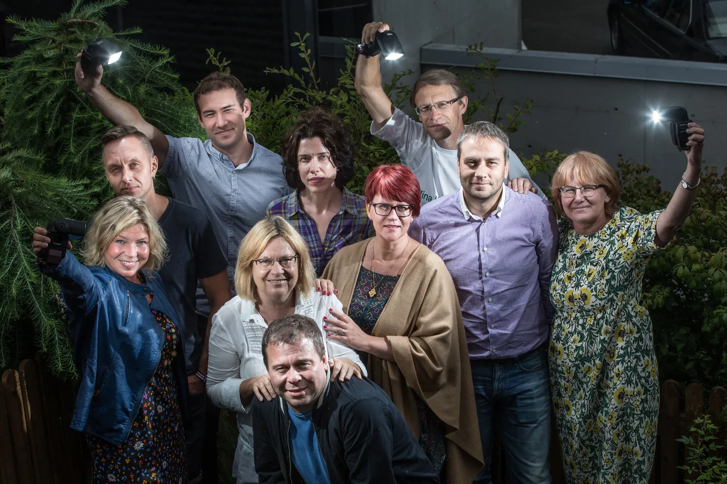 KAKS ÜHES: Arteri ja uuriva toimetuse liikmed (vasakult) Tuuli Koch, Taavi Kristjuhan, Oliver Kund, Eva Tammsaar, Verni Leivak, Sigrid Kõiv, Piret Kooli, Priit Pullerits, Risto Berendson, Anneli Ammas.