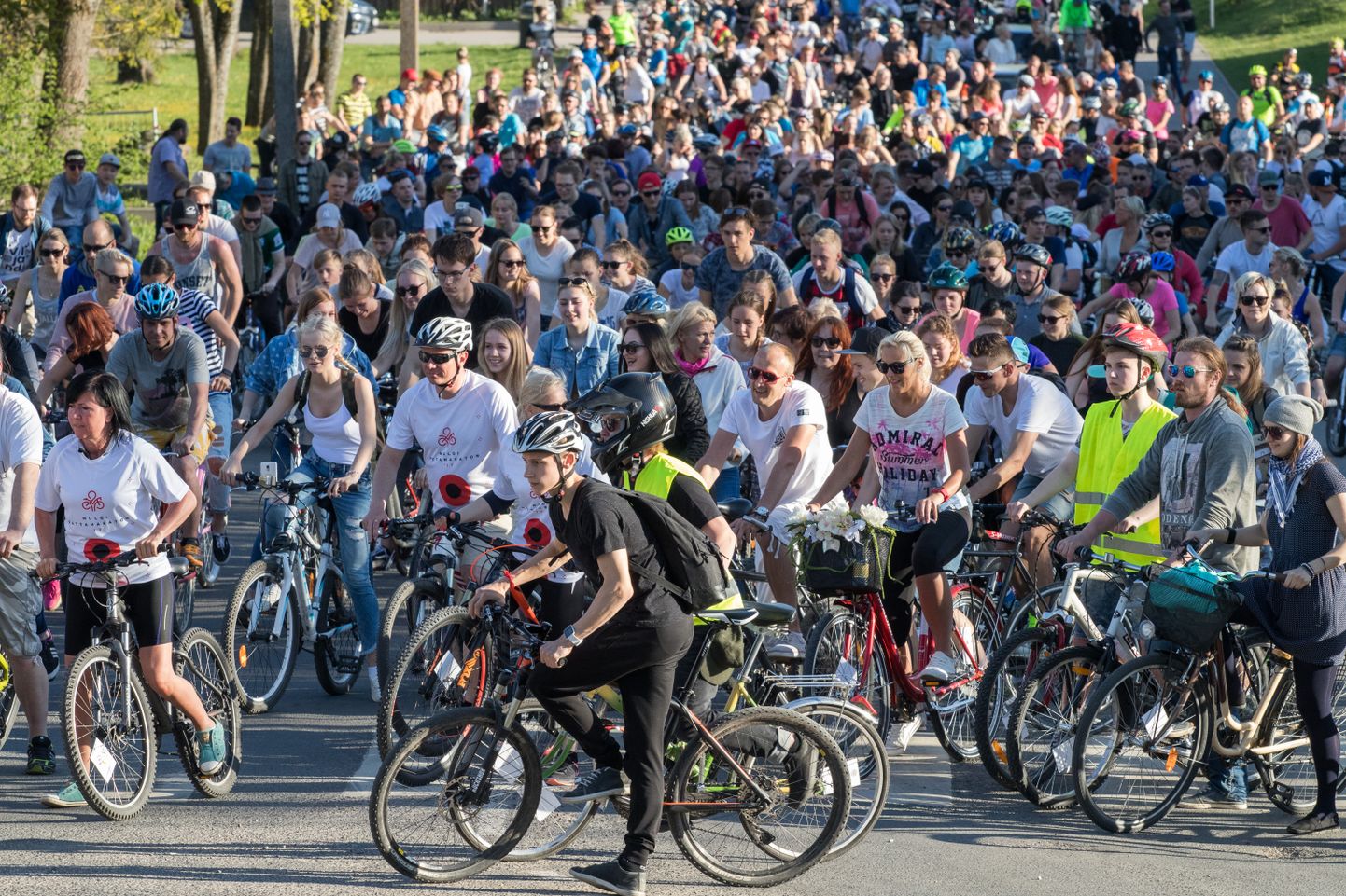 18. mail saab gümnaasiumi korraldusel teoks jalgrataste ühissõit «Velokulg». Pilt on tehtud eelmise aasta üritusel.

MARKO SAARM/SAKALA