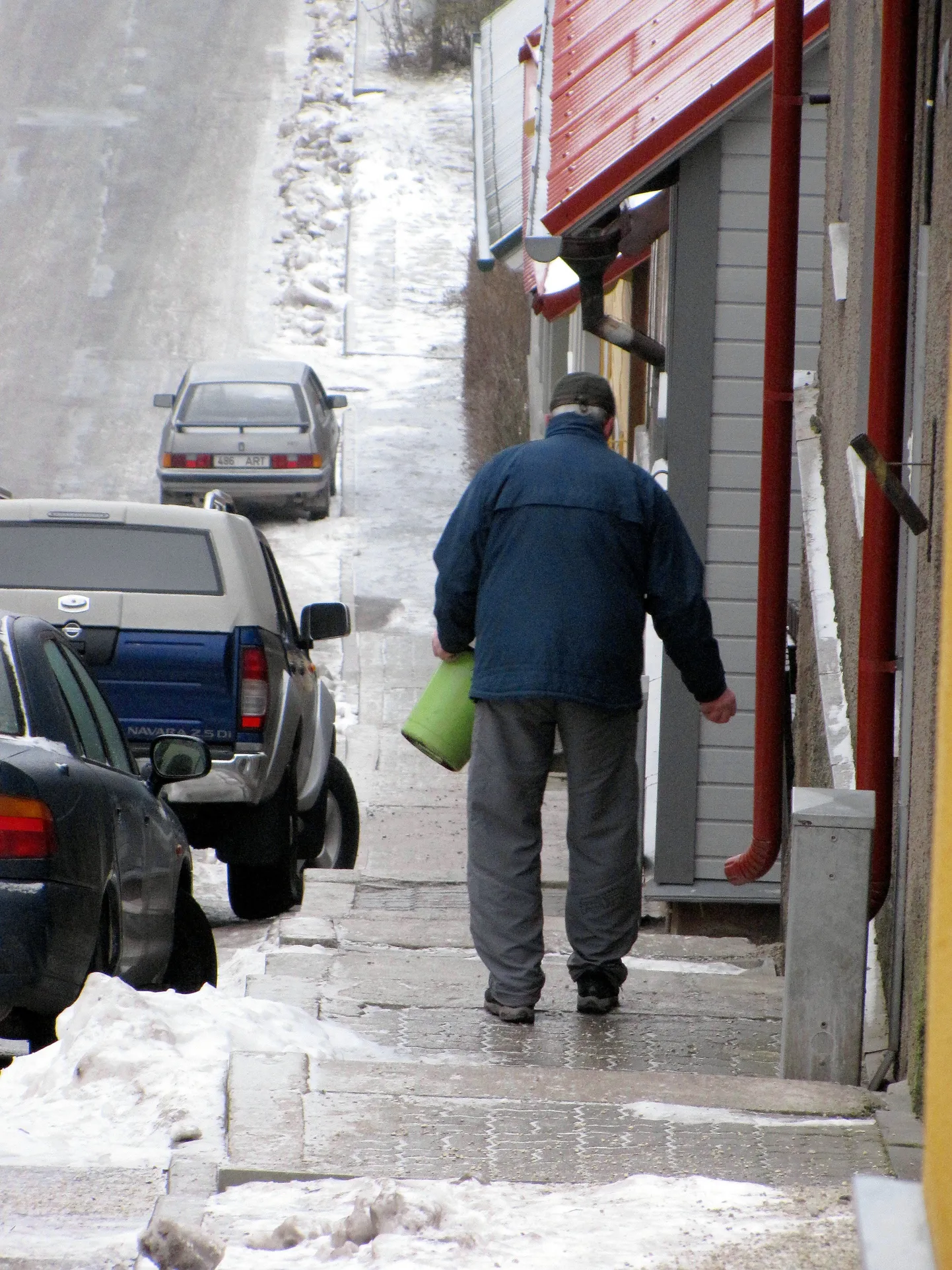 Maapinnal on paks jääkiht