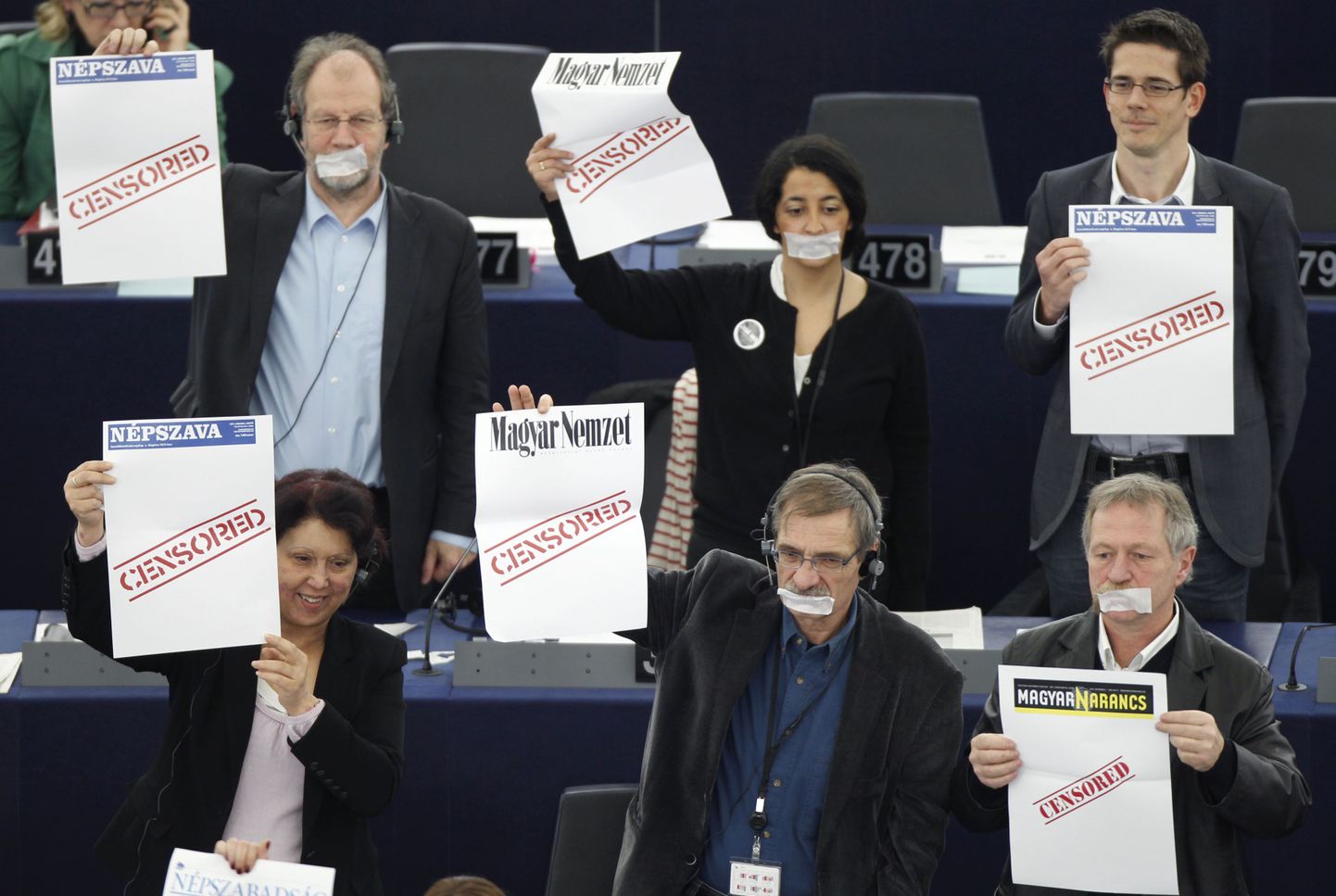 Euroopa Parlamendi rohelised istungil Strasbourgis protestimas Ungari meediaseaduse vastu.