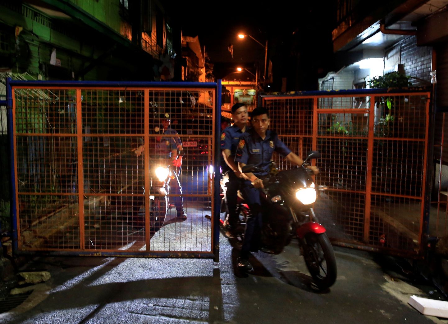 Filipiinide riiklik politsei startimas sündmuskohale.