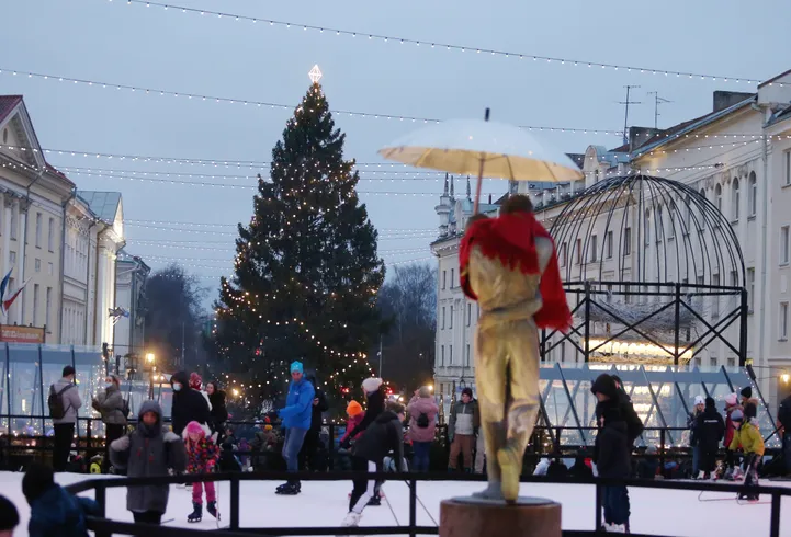 Kirjanikud kolivad detsembrikuus Tartu raekoja platsile