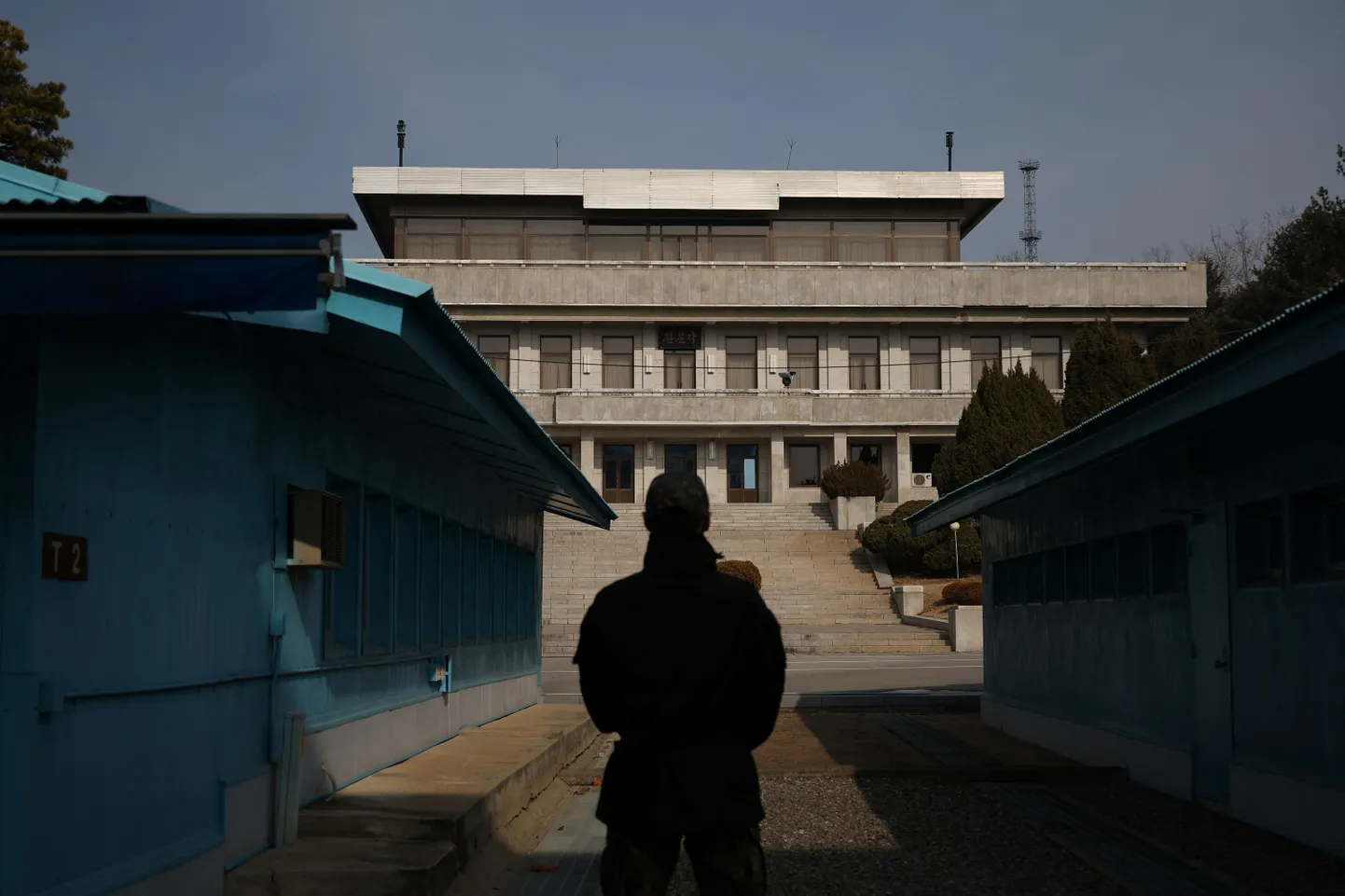 Olukord Venemaa ja Põhja-Korea vahel on teinud erakordselt närviliseks Lõuna-Korea armee- ja tsiviiljuhtkonna ning väljend «julgeolekuoht» on praegu harjumuspärasele klišeelikule kasutusele saanud lõunakorealaste jaoks reaalse sisu. Fotol Lõuna-Korea piir Põhja-Koreaga demilitariseeritud tsoonis.