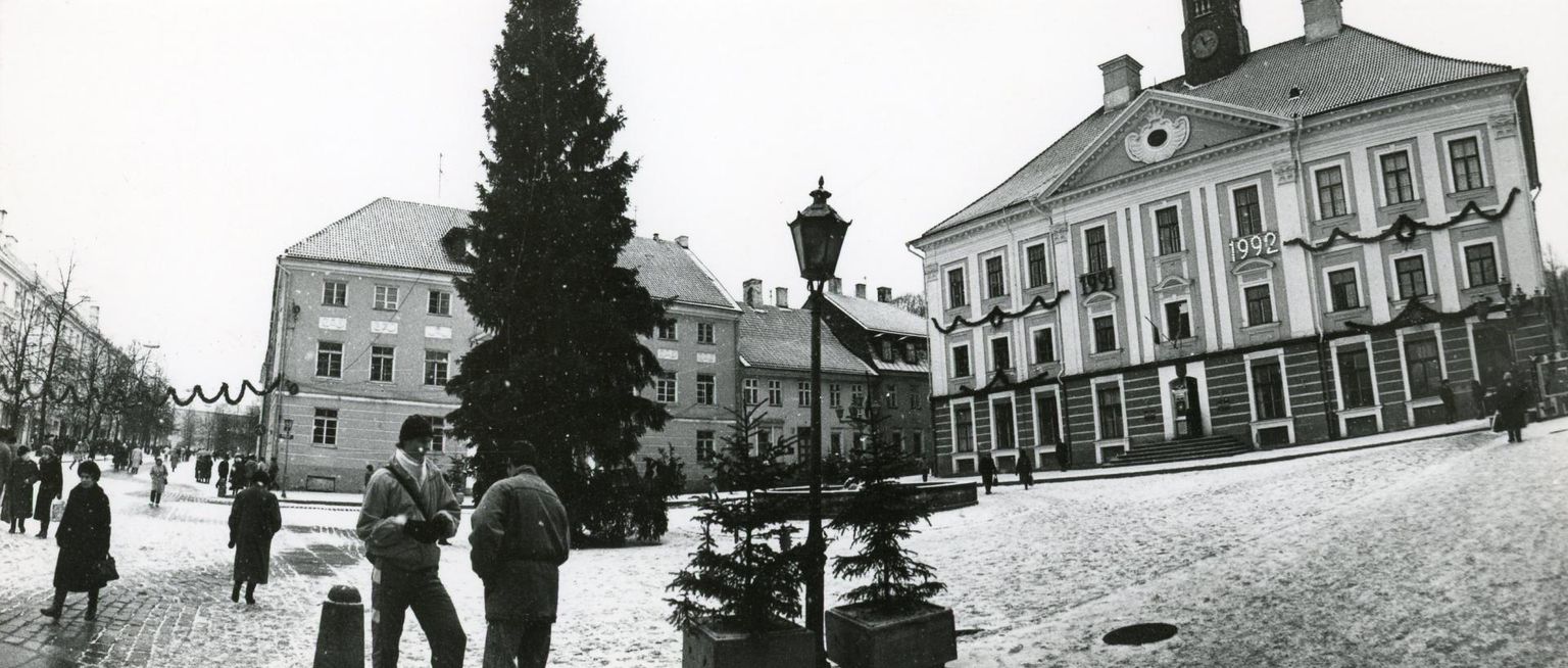 Tartu jõulukuusk aastal 1991.