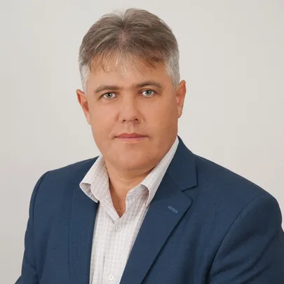 Директор школы села Доброполье Скадовского района Херсонской области Сергей Зуденков.