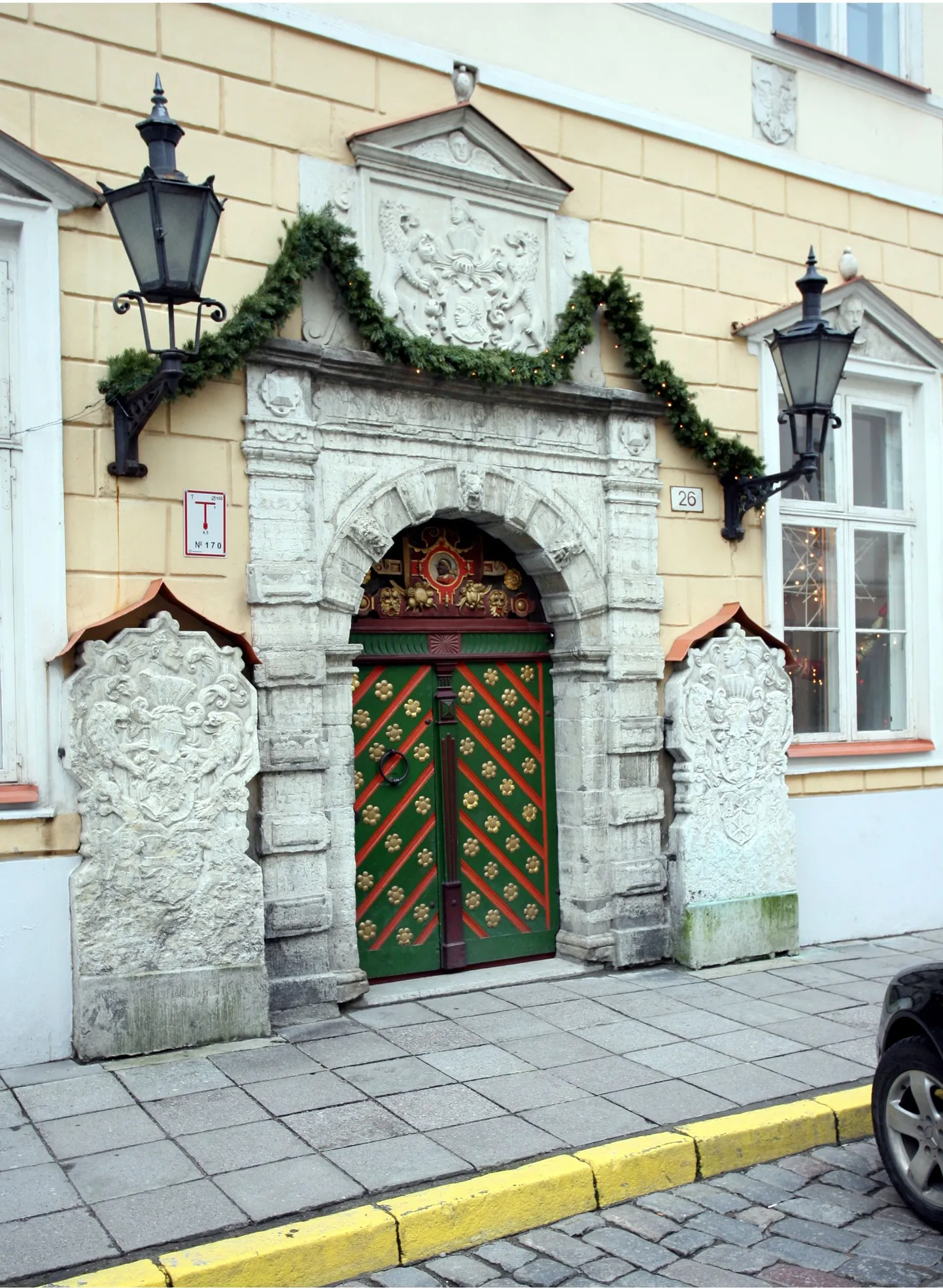 Mustpeade maja.