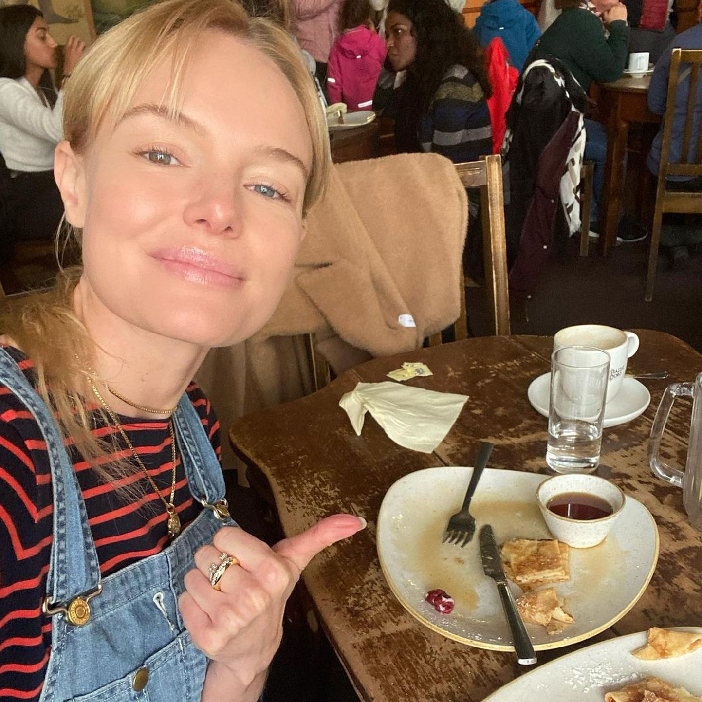 Ameerika näitlejanna Kate Bosworth Kompressori kohvikus