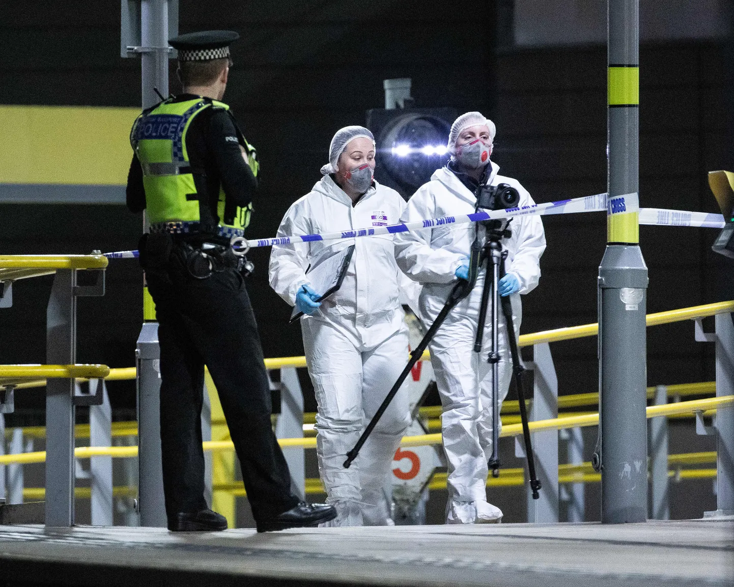 Uurijad Manchesteris Victoria jaamas.