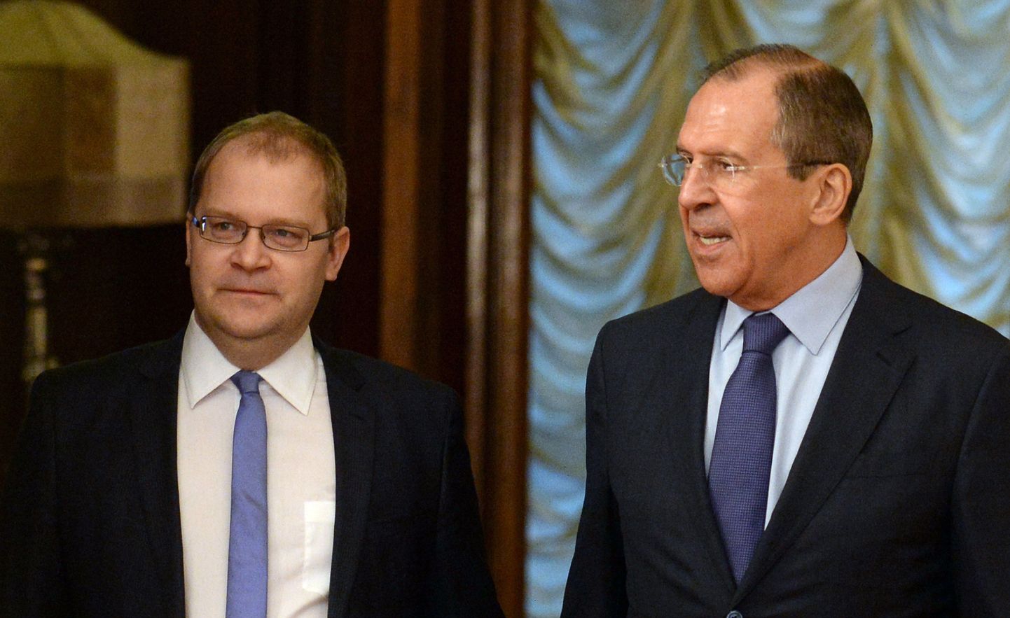 Välisminister Urmas Paet ja Venemaa välisminister Sergei Lavrov allkirjastasid 18. veebruari hommikul Moskvas Eesti-Vene riigipiiri ning Narva ja Soome lahe merealade piiritlemise lepingu.