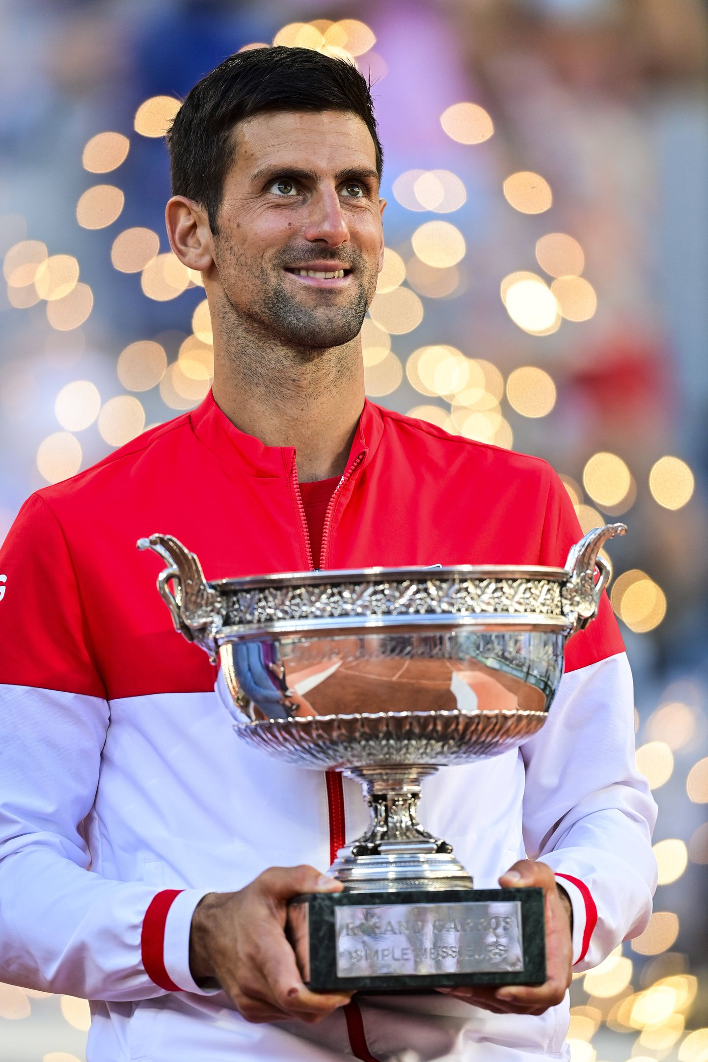 Novak Djokovic Roland Garrosi karikaga.