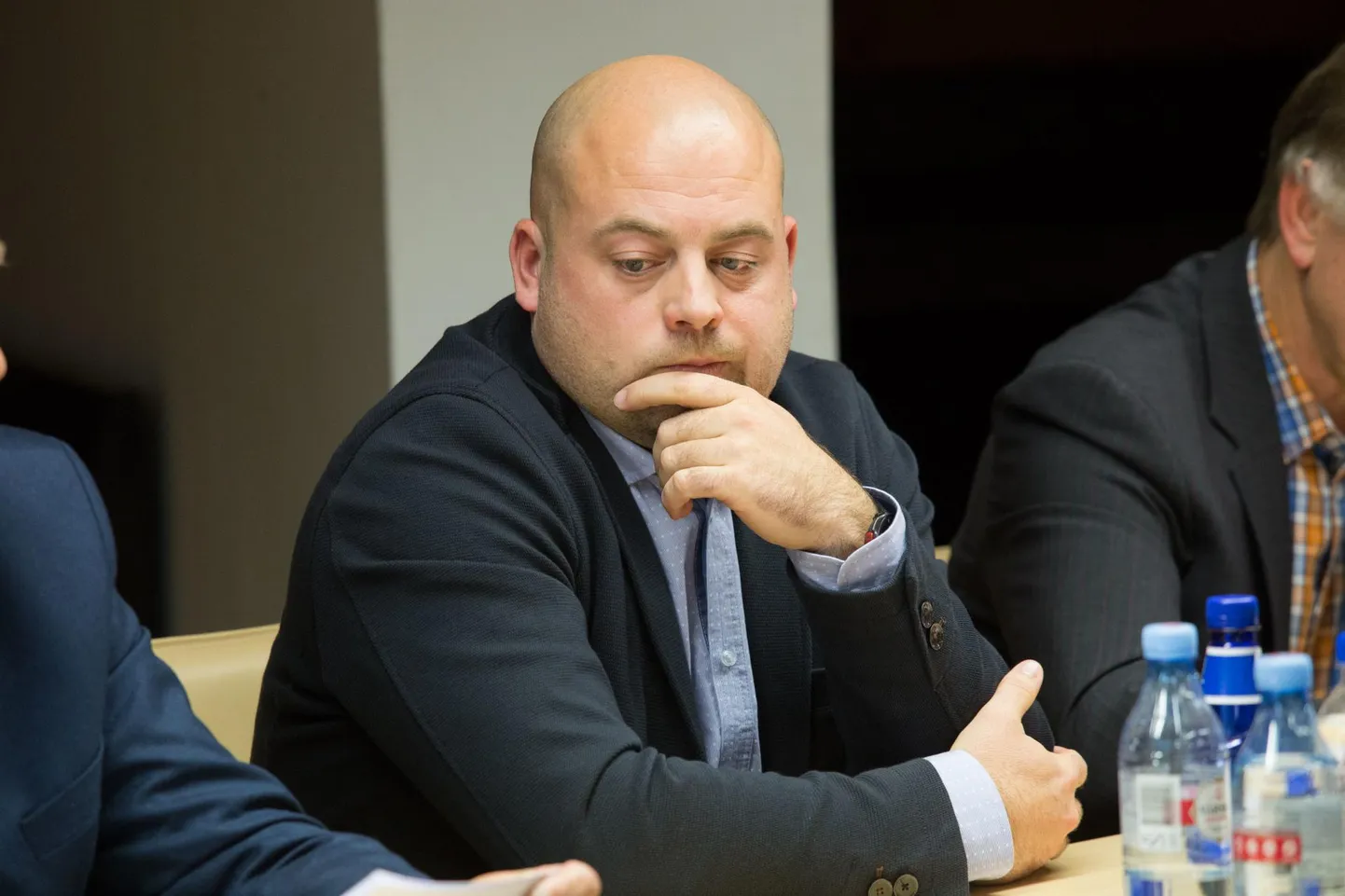 Rauno Võrnole heidetakse muu hulgas ette, et vallavanemana ei sekkunud ta Vinni spordikompleksi probleemide lahendamisse.
