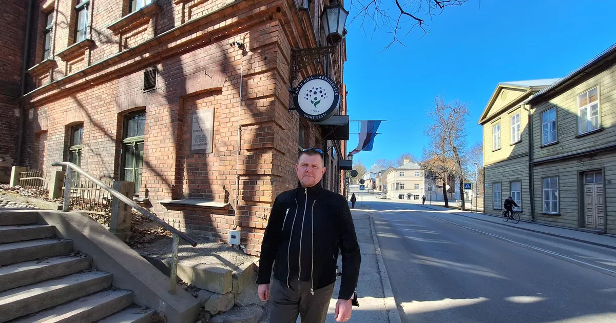 Tartu hoiu-laenuühistu ajutine pankrotihaldur töötab, hoiustajad hauvad ...