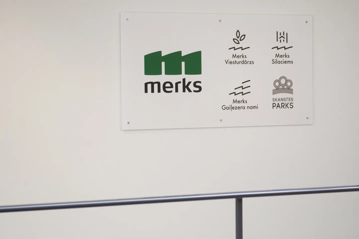 Būvkompānijas Merks logo