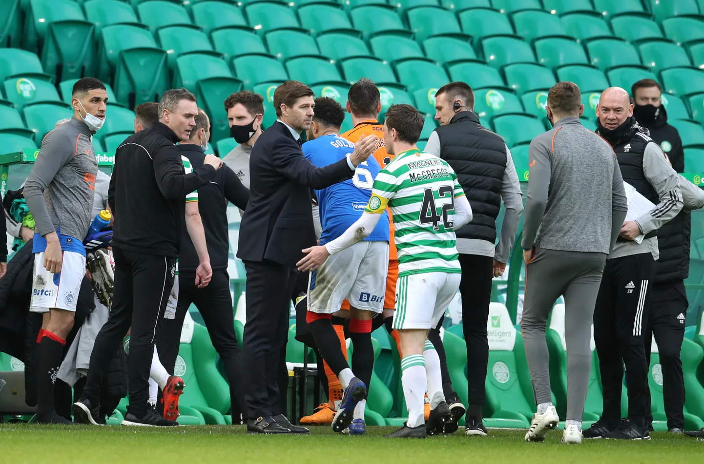 Väljakul jäi Rangersi ja Celticu lahing rahumeelseks.