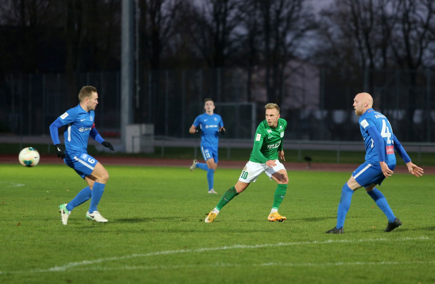 FC Flora alistas eile Premium liiga 27. voorus 1:0 Tartu Tammeka. Tartlaste kapten Tauno Tekko (vasakult esimene) sõnul tegi meeskond südika mängu, aga nullarvega rahule jääda ei saa.