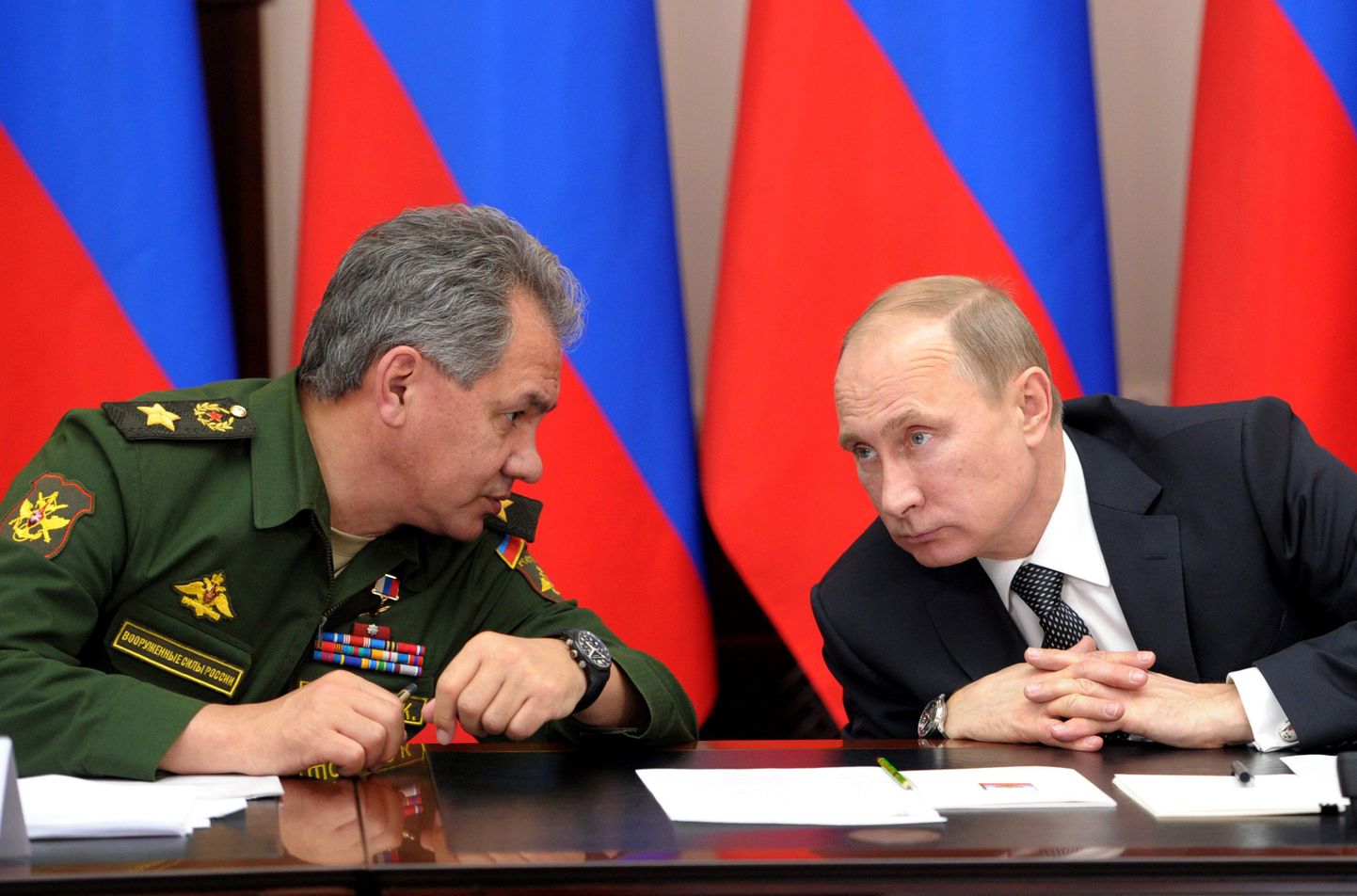Venemaa president Vladimir Putin ja kaitseminister Sergei Šoigu.