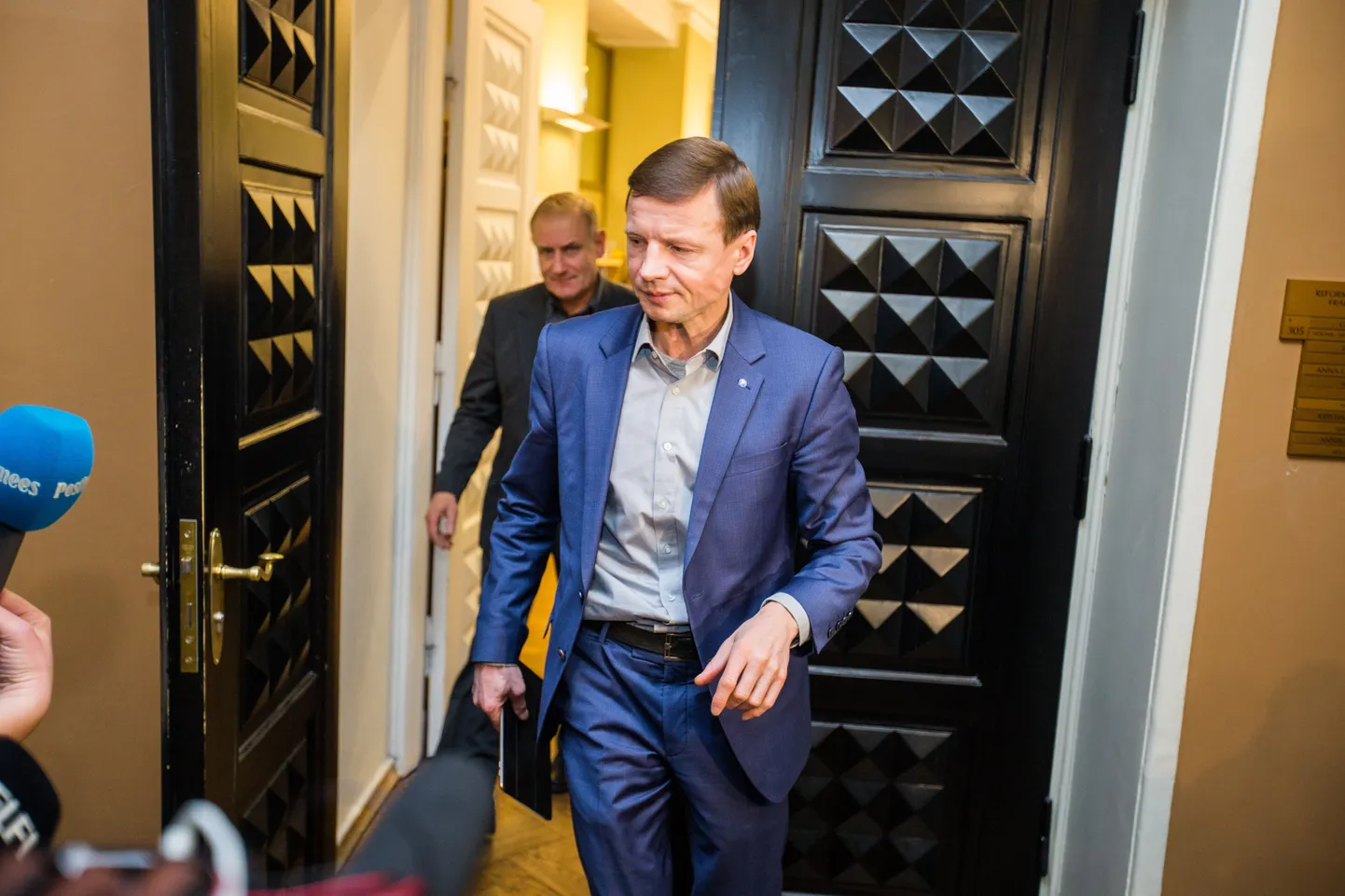 Rahanduskomisjoni liikme Aivar Sõerdi sõnul tunnistas rahandusministeeriumi esindaja tänasel istungil, et tegelik suhkrumaksu riigiabi taotlus on Eestil Euroopa Komisjonile esitamata.