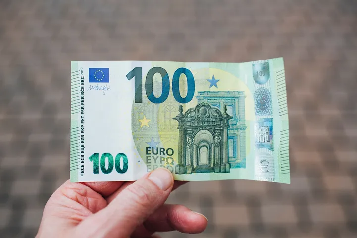 RAHALINE ESMAABIKOMPLEKT Taskud tühjad? Paar head nippi, kuidas ...