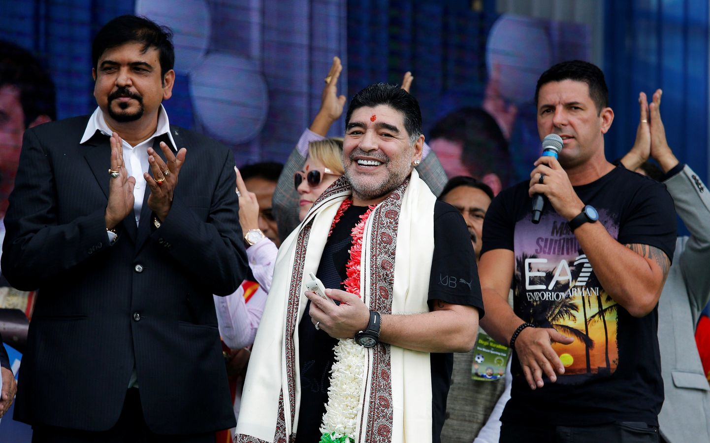 Diego Maradona oma kuju nägemas