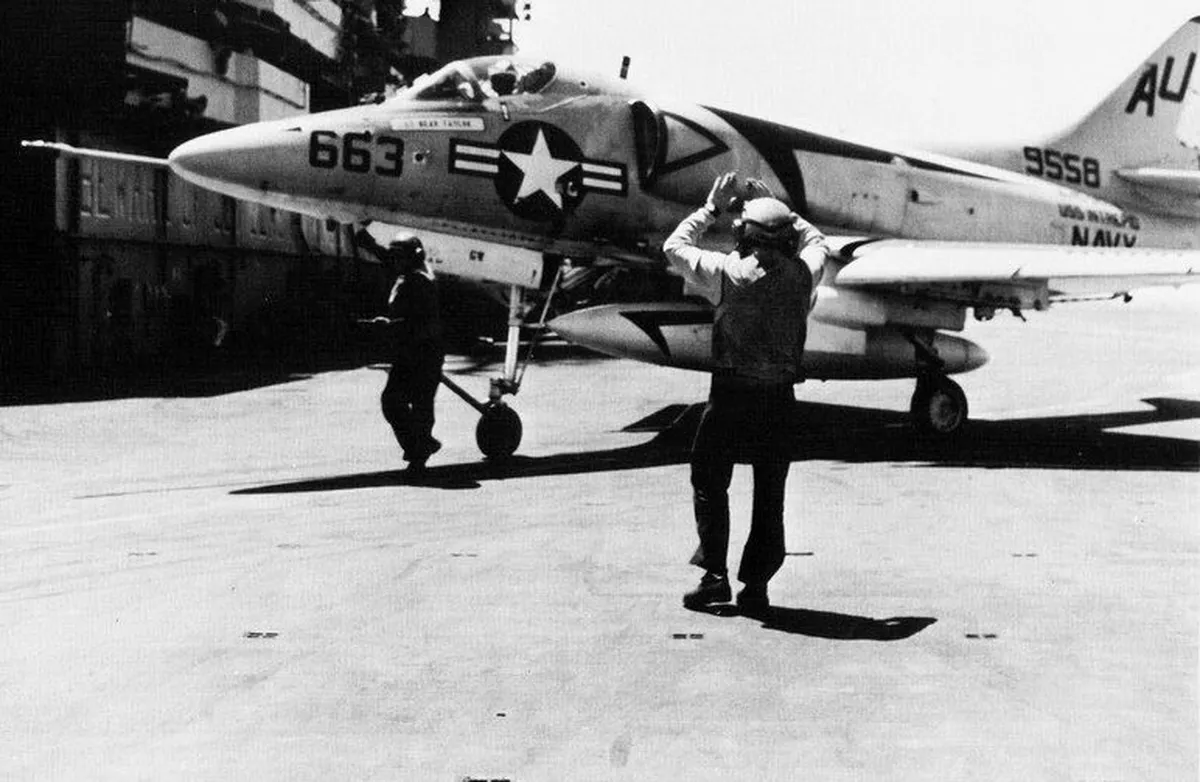 Douglas A-4C Skyhawk lidmašīna.