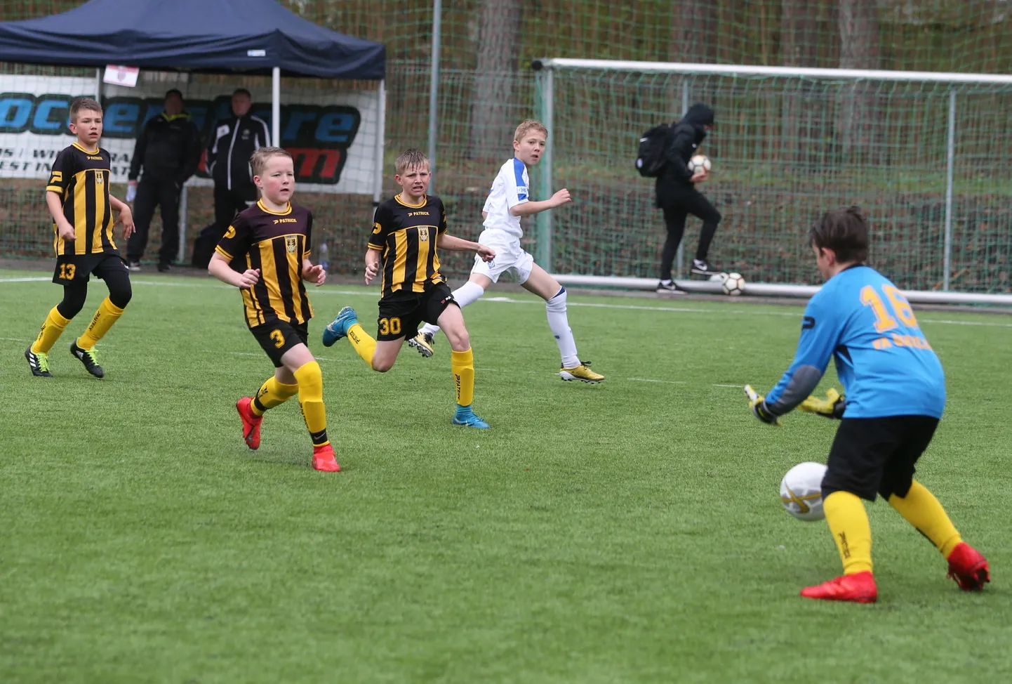 Elva jalgpallistaadion.