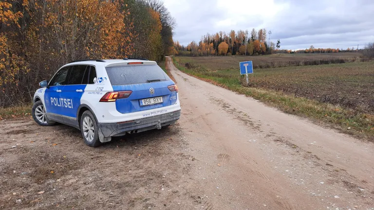 Politsei otsib Sudistes metsa põgenenud autovargaid.