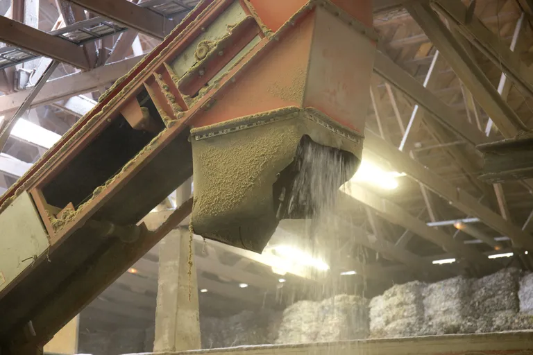In mega-shredder, metal goes its separate way. Photo: Liis Treimann