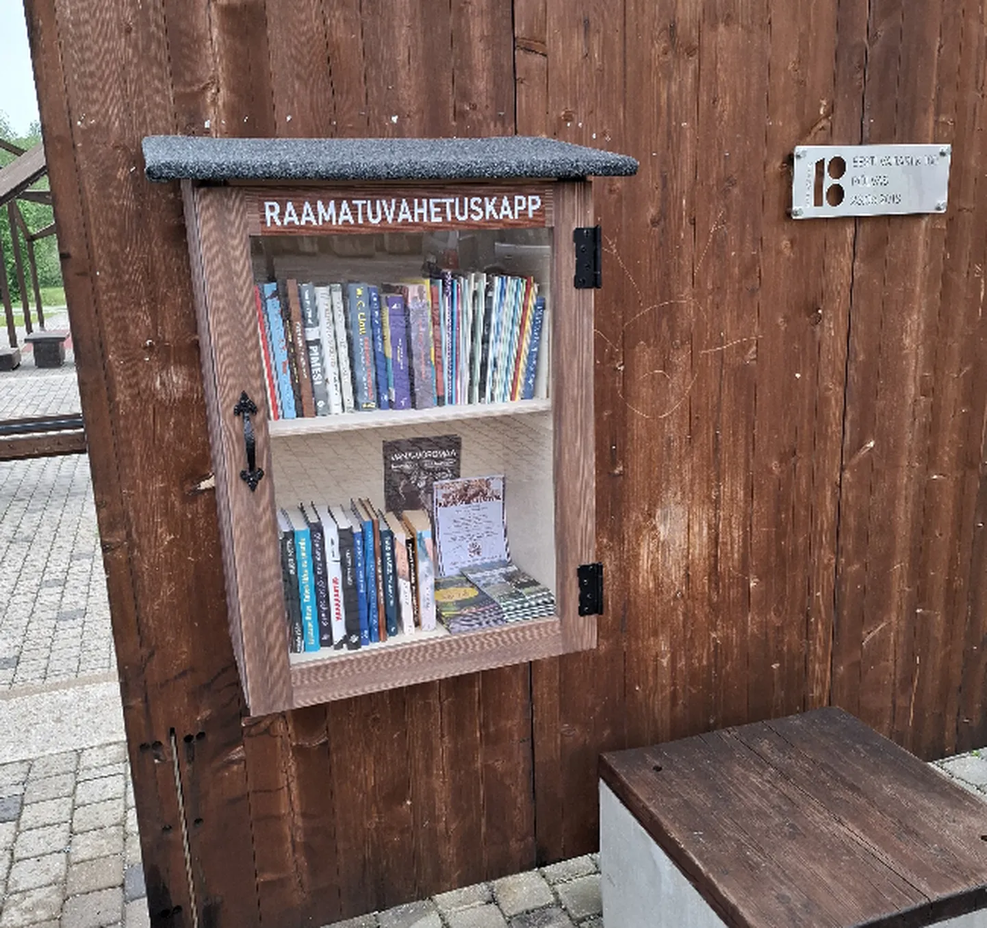 Raamatuvahetuskapp Põlvas