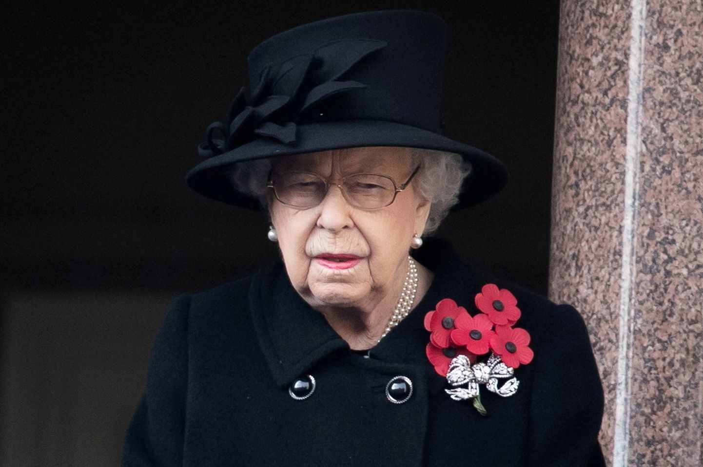 Kuniganna Elizabeth II eelmisel aastal mälestuspäeva tseremoonial Londonis Kenotaafi juures.