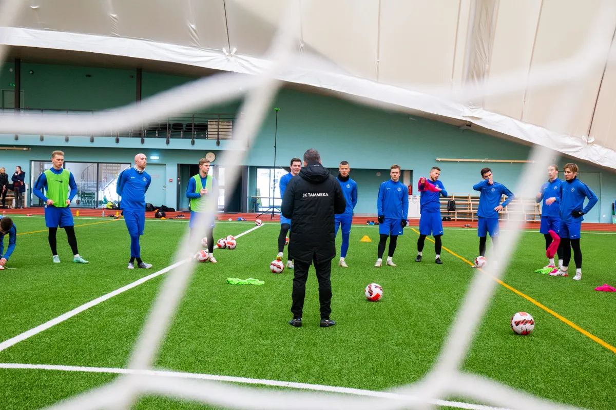JK Tammeka käib Tartust Viljandisse,et sealses pneumohallis ehk sisehallis trenni teha.Foto: Kristjan Teedema/Tartu Postimees