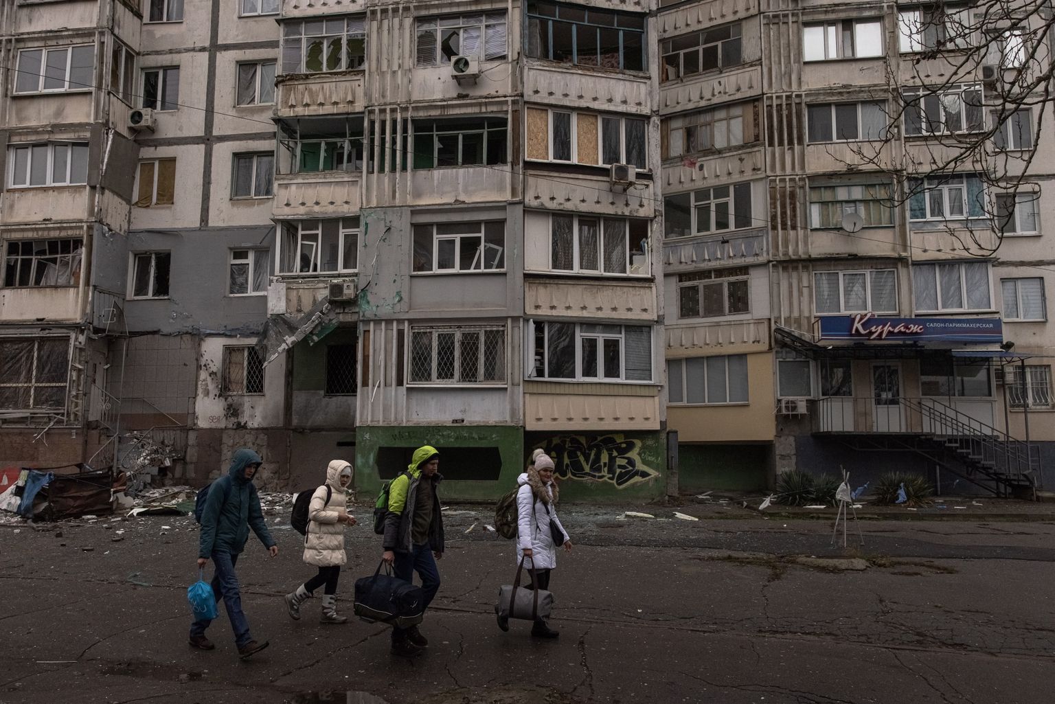 Sõjategevuses kahjustada saanud elumaja Ukrainas Hersonis.