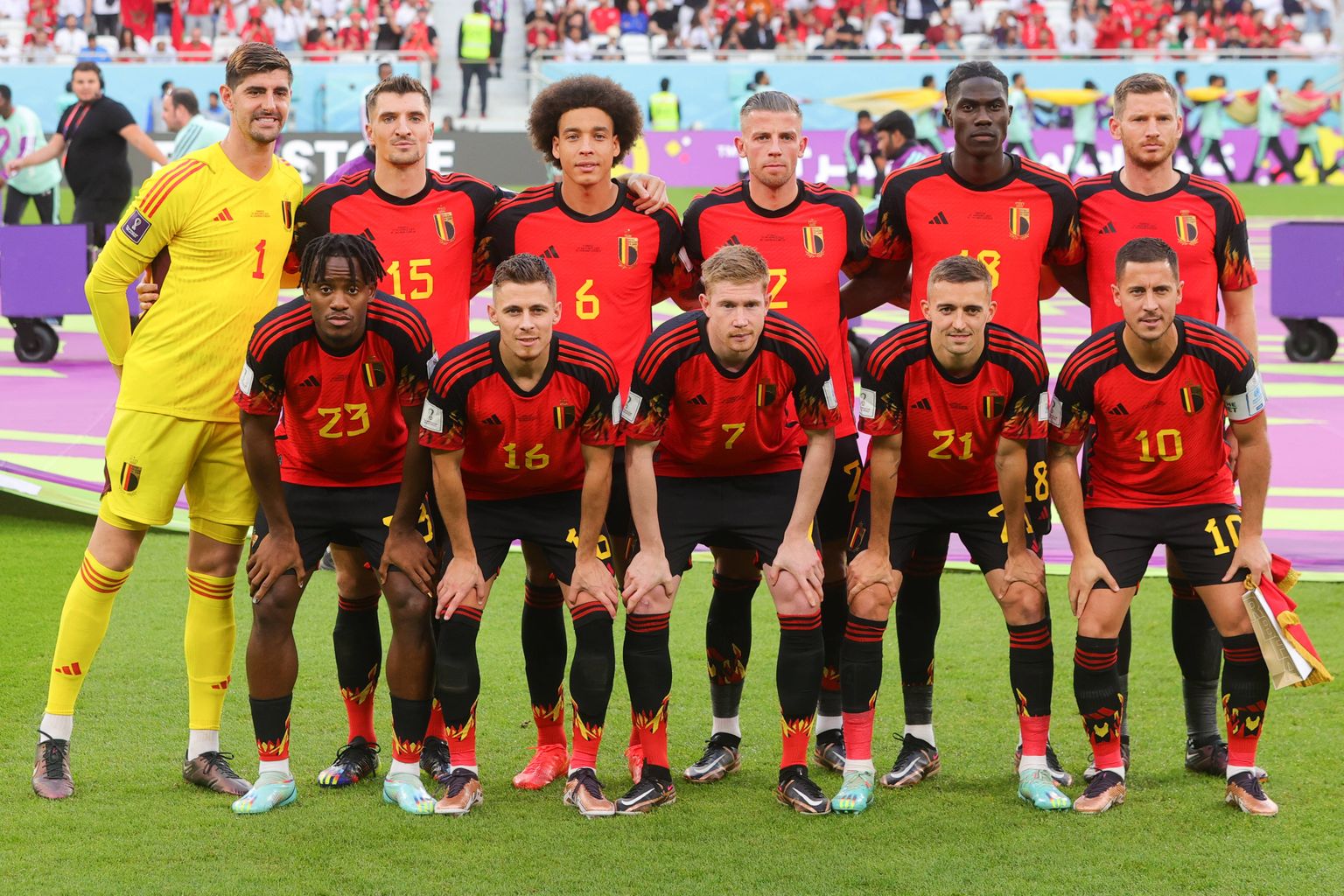 Belgia mängijad poseerimas Katari MMil 27. novembril 2022 enne kohtumist Marokoga. Belgia kaotas Marokole 0:2