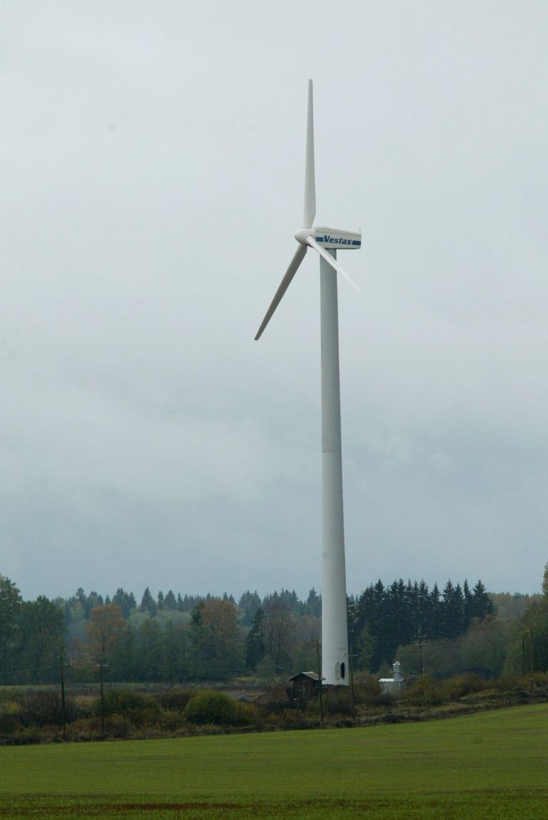 Kolmteist aastat tagasi Puhjas püsti pandud tuulegeneraator oli Eestis üks esimesi üksikuid elektrit tootvaid tuulikuid