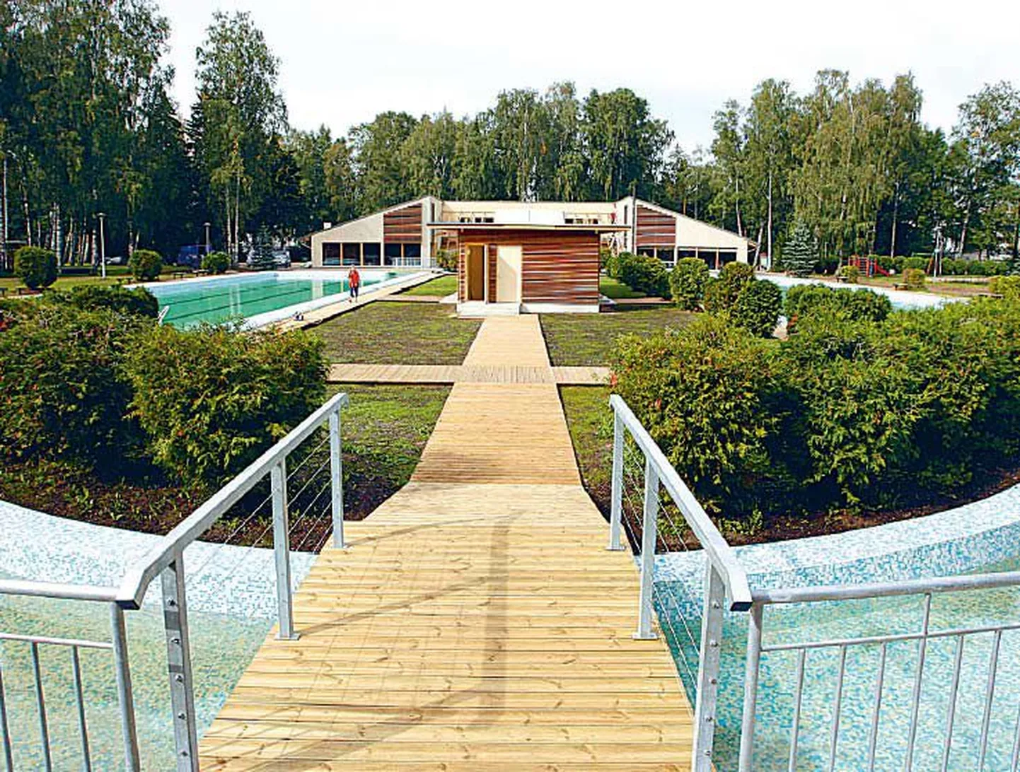 Nõmme spordikeskuse välibasseinid.