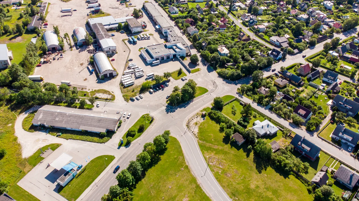 LIIKLUSAUDIT: Ühe võimaliku lahendusena toodi välja ringristmiku rajamine Pihtla teele.