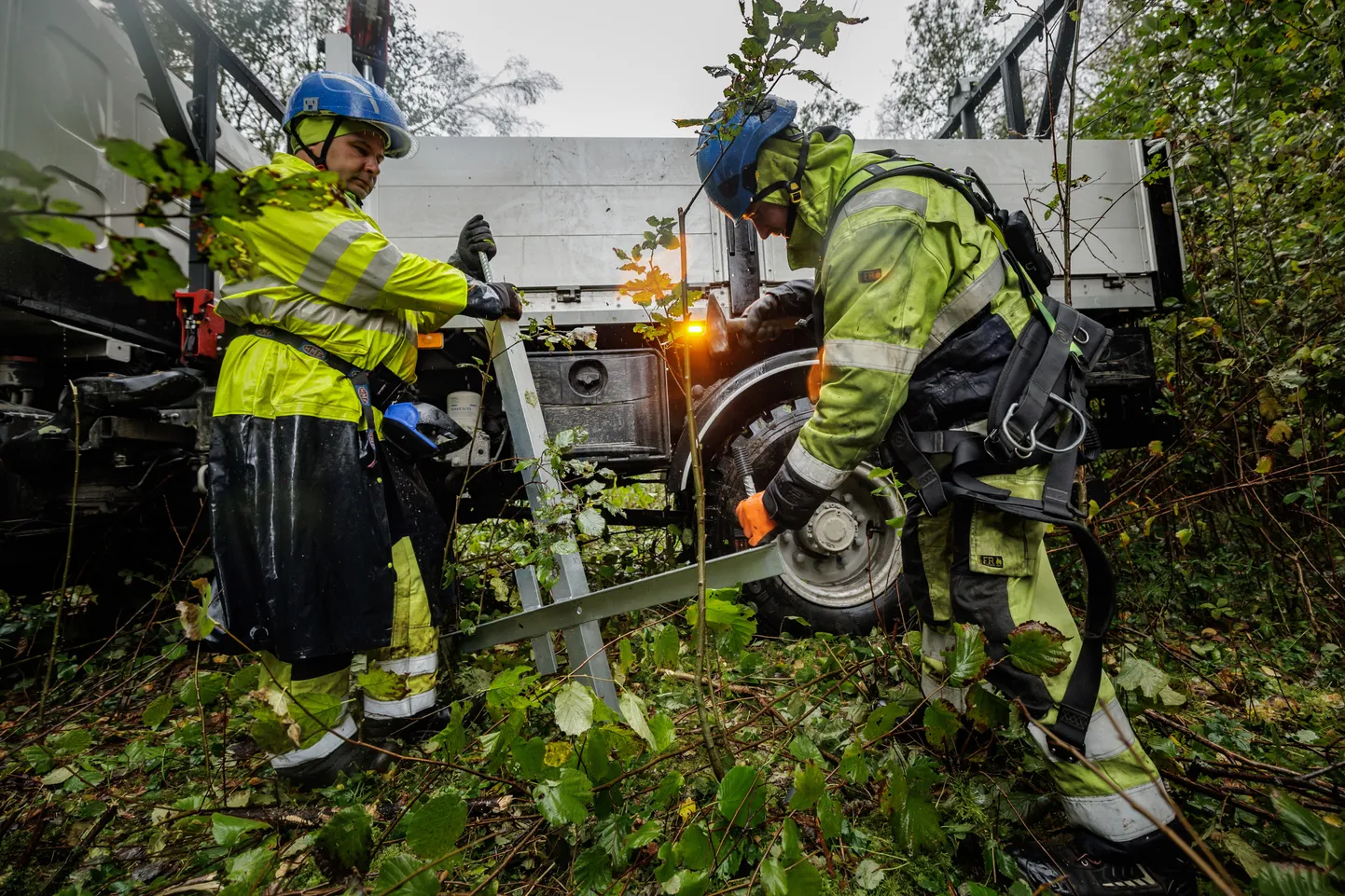 Laupäeva hommikul oli üle Eesti sadu vooluta majapidamisi, kuid brigaadid tegutsevad, et elektriühendused taastada. Foto on illustratiivne.