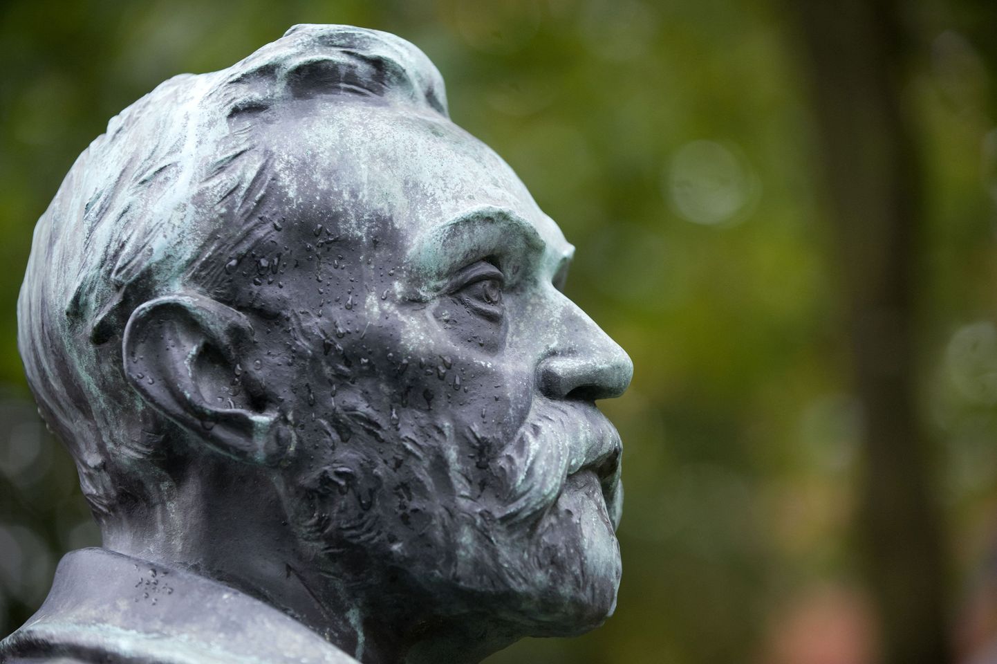 Alfred Nobeli kuju Karolinska Instituudi juures Stockholmis.