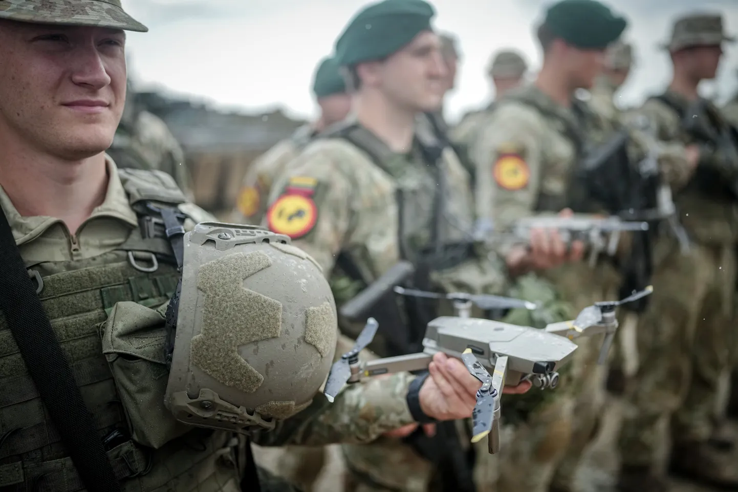 Leedu sõdurid droonidega NATO õppusel Quadriga 2024. 29. mail 2024. aastal.