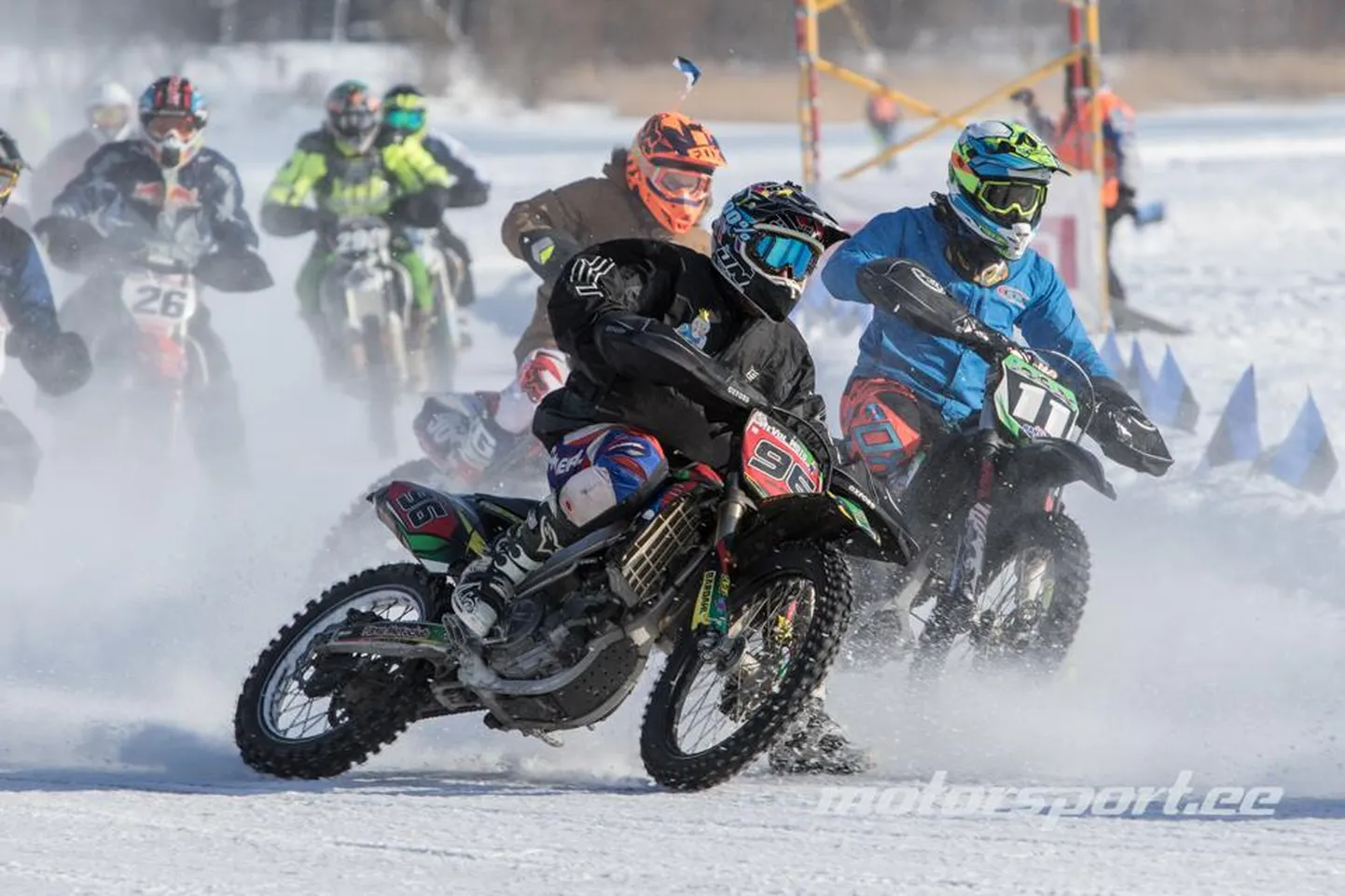 Valgamaa jäärajasõidul kihutas tosinas masinaklassis kokku 102 motosportlast.