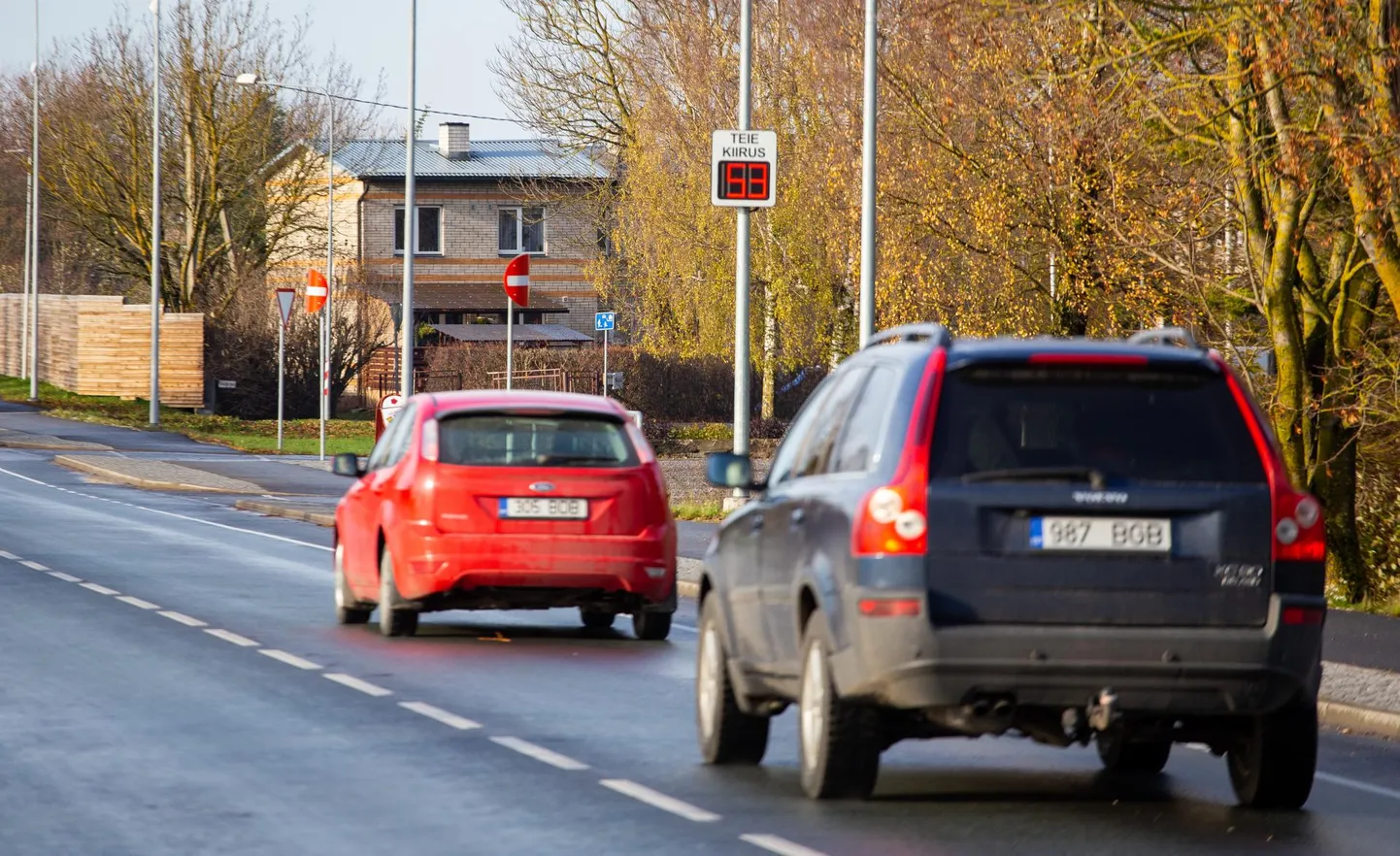 Kiirustabloo kutsub juhid korrale ka ilma trahvikviitungita. Ning teeb tuju heaks, kui ekraanile ilmub naerunägu ja kiri “Tubli liikleja!”