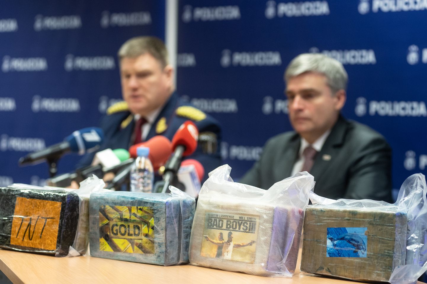 Полиция информирует о задержанном грузе кокаина